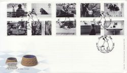 2001-02-13 Cats and Dogs Stamps Isle of Dogs FDC (81768)